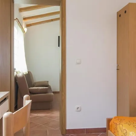Feriehus Mit Privatpool Fuer 4 Personen Ca 45 Qm In Pula-fondole, Istrien Istrische Riviera Valbandon