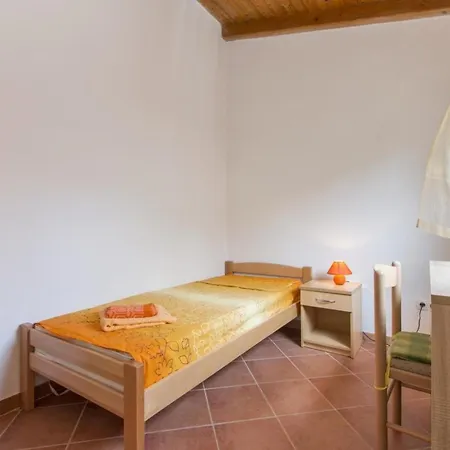 Mit Privatpool Fuer 4 Personen Ca 45 Qm In Pula-fondole, Istrien Istrische Riviera Feriehus Valbandon